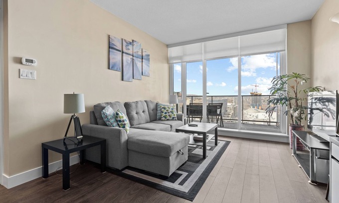 Victoria Park House | Stunning 1BR with Calgary Tower views! *Stampede!*