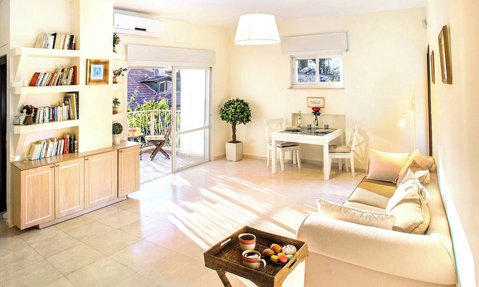 Emek Refaim Apartment | Stunning 2 Bdr In The Best Location Ever! Shelter in the building