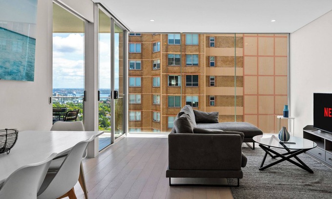 Bondi Junction Apartment | Stunning 2BR w/Harbour Views in Bondi Junction