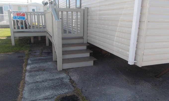St George Ski Chalet | Stunning 3-bed Caravan in Abergele