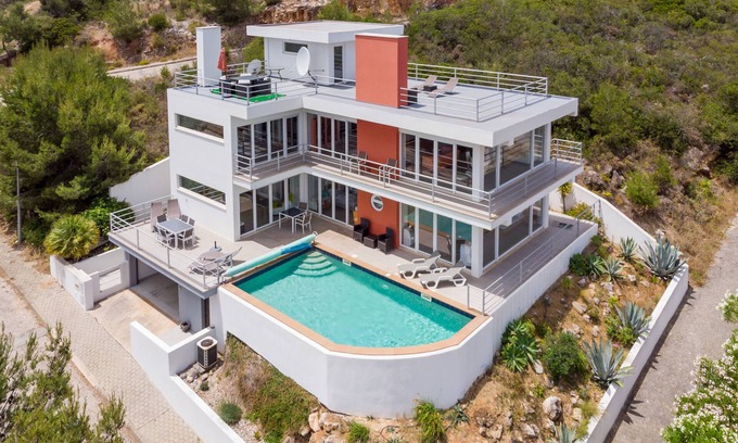 Figueira Villa | Stunning 3 bedroom 'glass' villa with panoramic views & infinity pool
