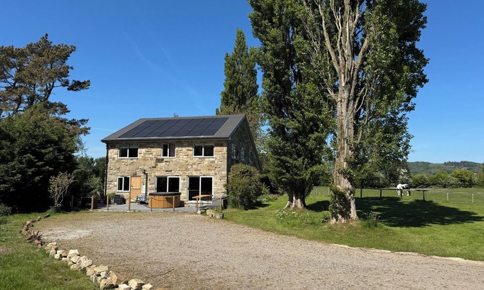 Thirsk House | Stunning 360 degrees views totally private house 10 person hot tub, log burner.