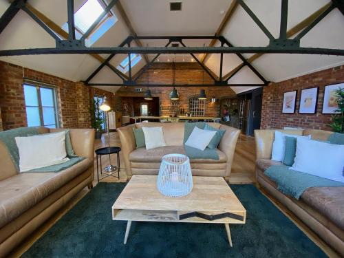 Whitacre Heath House | Stunning 3BD Character House near Coleshill