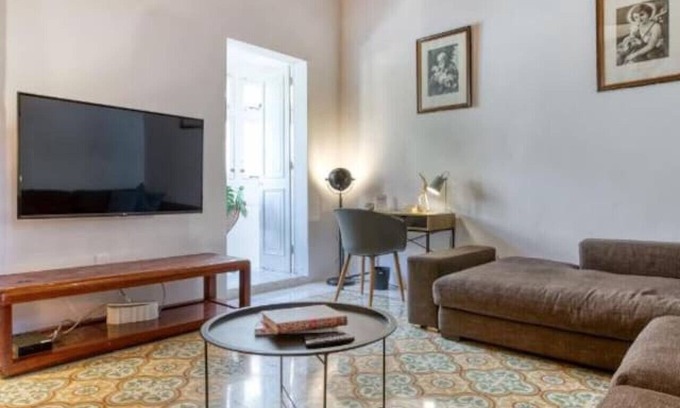 Paola House | Stunning 3BR Home with chic Interiors & Backyard!