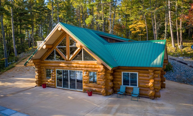 Ely Cabin | Stunning 4 Season Lake Burntside Log Cabin