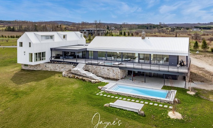 The Blue Mountains Other | Stunning 6 bed 9 bath country home on 49 acres