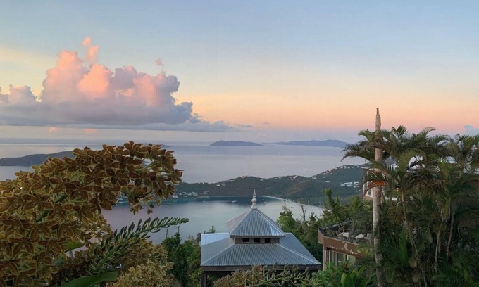 South Side Villa | Stunning 8 Bedroom Estate with 2 Hot Tubs, Pool and Daily Maid Service