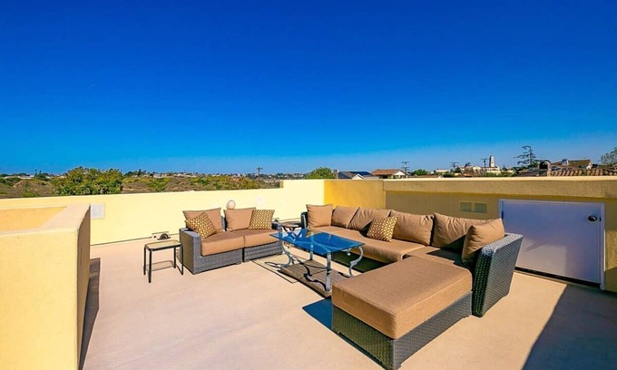 Morena House | Stunning Bay Park View Home