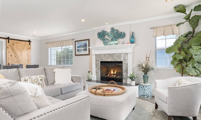 Beach Hill - Beach Flats House | Stunning, Beach Home near Santa Cruz Beach & Boardwalk, Walk Downtown! Superhost
