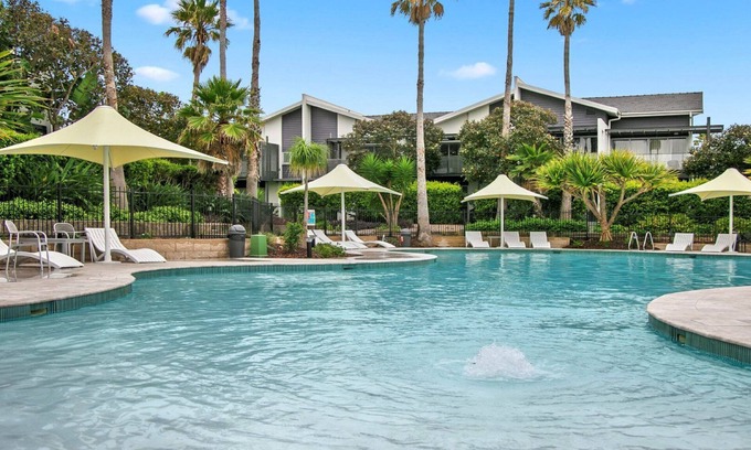 Magenta Shores House | Stunning beach house at Magenta