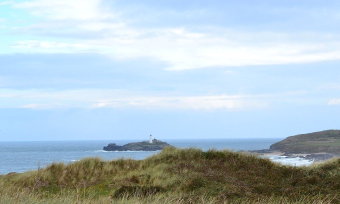 Gwithian Ski Chalet | Stunning beach-side chalet with a lighthouse view - Gwithian Towans, St Ives Bay