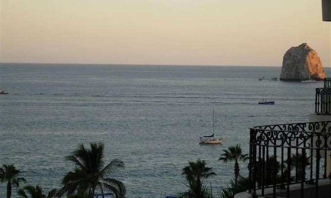 Los Cabos Condo | Stunning Beach Villa *7th Floor Ocean View *First Class Service *Free WiFi *Pool