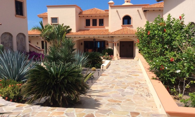 Pescadero House | Stunning Beachfront Villa on the Sea of Cortez