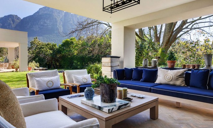 Bishopscourt House | Stunning Bishopscourt home with mountain views