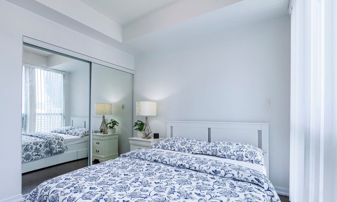St. Lawrence Condo | Stunning Bright Condo - MTCC/Jays/CN Tower