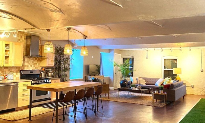 Albany Apartment | Stunning Bungalo-style Loft in Albany's Warehouse District!