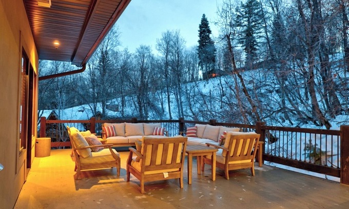 Sundance Cabin | Stunning Cabin in Sundance Neighborhood- Gourmet Kitchen- Hot Tub- Theater Room