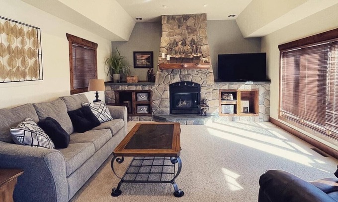 Deerwood House | Stunning Cabin on Crooked Lake, MN