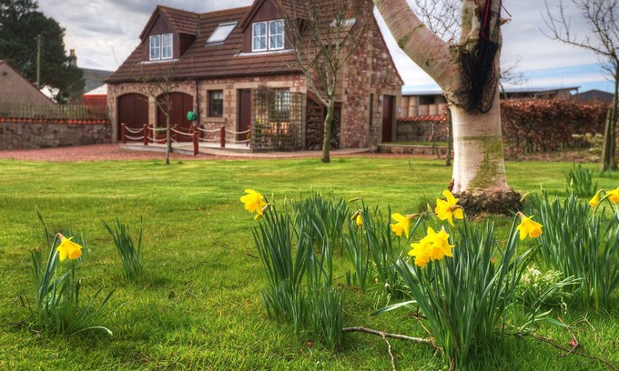 Eyemouth Cottage | Stunning coastal location