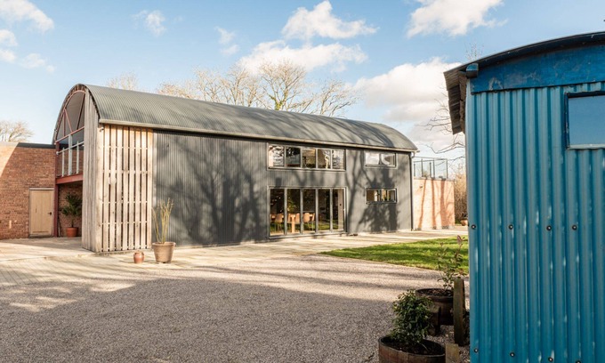 Moreton-in-Marsh Cottage | Stunning, contemporary, dog friendly holiday home - The Cosh