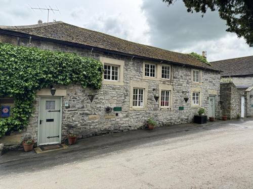 Ashford-in-the-Water House | Stunning cottage - 3 Bedrooms & 3 Bathrooms