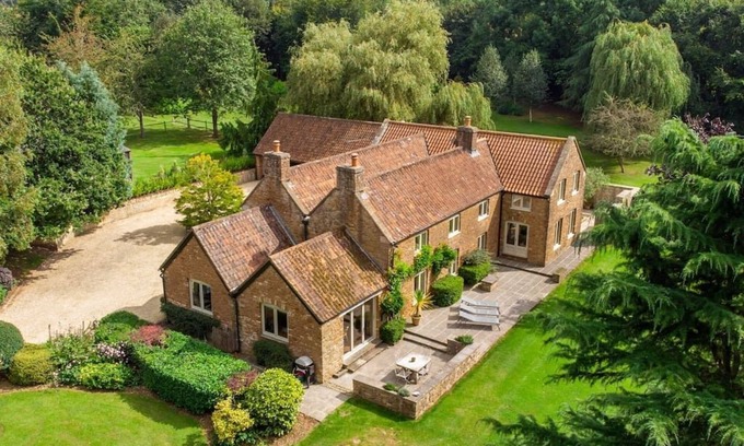 Cameley House | Stunning Country Farm House between Bristol & Bath