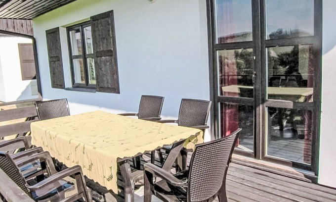 Starkov House | Stunning private villa with pool, WIFI, TV, patio, pets allowed, panoramic view and parking