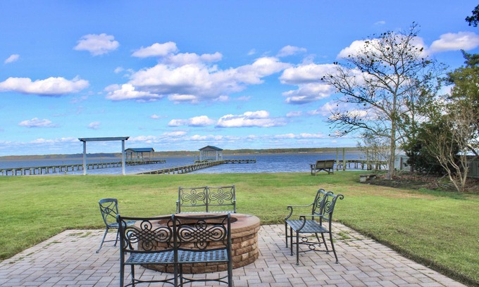 Sharps House | Stunning Dunnsville Retreat on Rappahannock River w/Boat Dock!