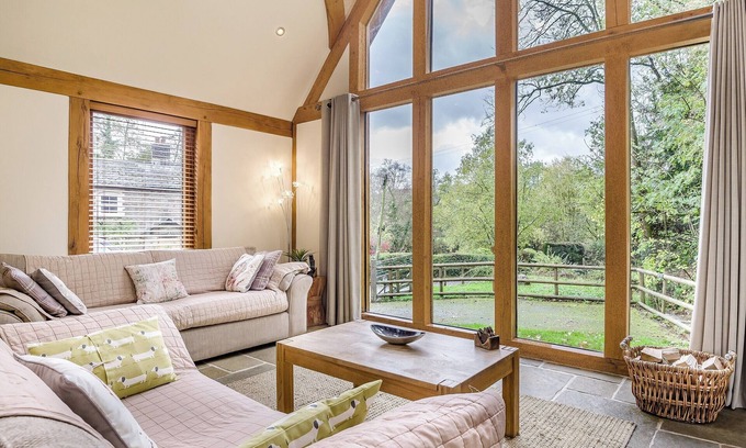 Battle Cottage | Stunning eco lodge in the heart of The Brecon Beacons, sleeping four guests in two bedrooms.