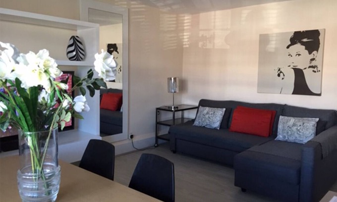 Hanger Hill Apartment | Stunning Family Apartment