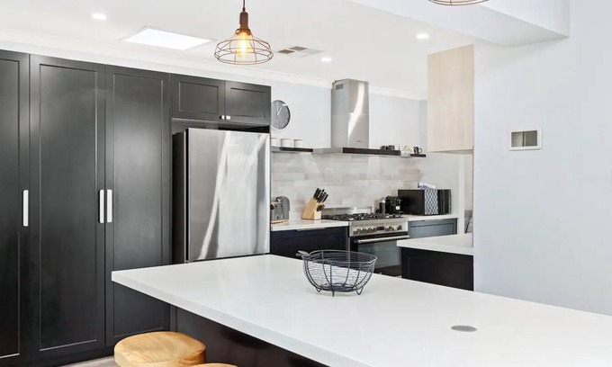 Wanneroo House | Stunning Family Entertainer with Pool!