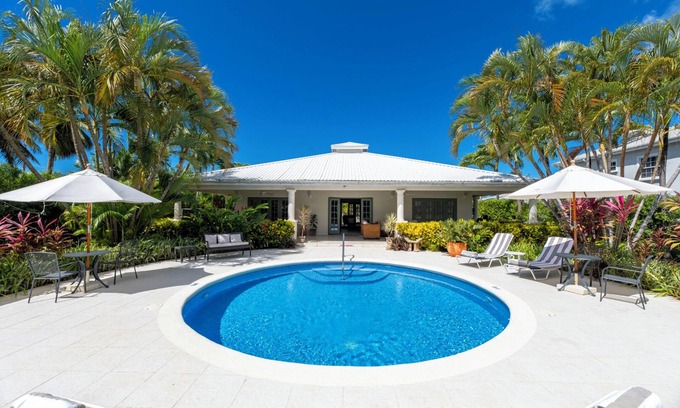 Gibbs Bay House | Stunning Family Villa with Private Pool Near Beach - Gibbs Glade Villa