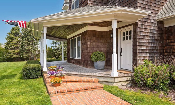 Aquebogue House | Stunning Farmhouse W/Solar Heated Pool in North Fork, Farmstands, winery& beach