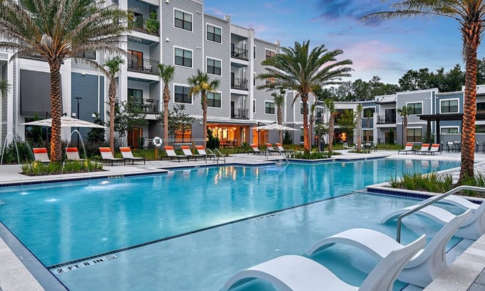 Gainesville Apartment | STUNNING Gainesville 2BR/2BA! Nicest property in Gainesville - Amenities Galore!