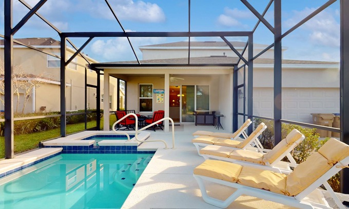 Trafalgar Village House | Stunning getaway with games & clubhouse amenities - near parks