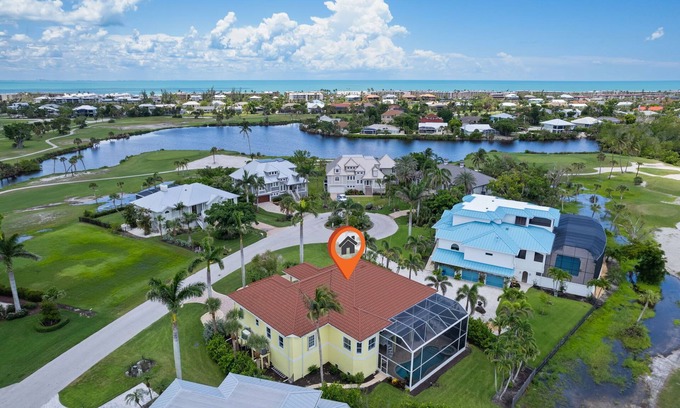 Beachview Country Club Estates House | Stunning Golf Course Estate in Beachview