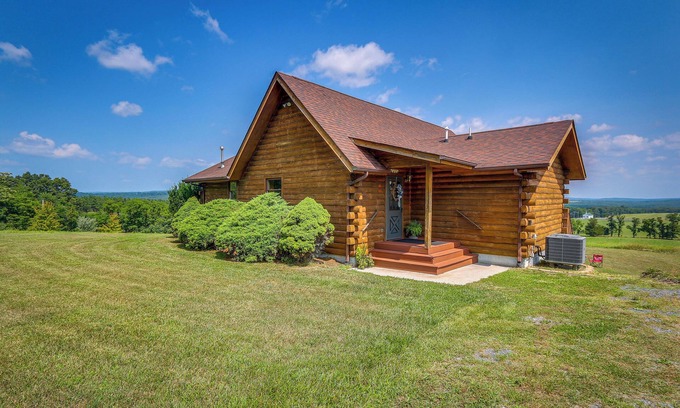 Ridgeway Cabin | Stunning Gore Vacation Rental on 10 Acres of Land!