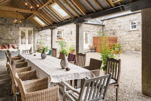 Knockaderry Cross Roads House | Stunning Granite Barn Conversion