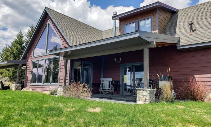McAllister House | Stunning Hollowtop House