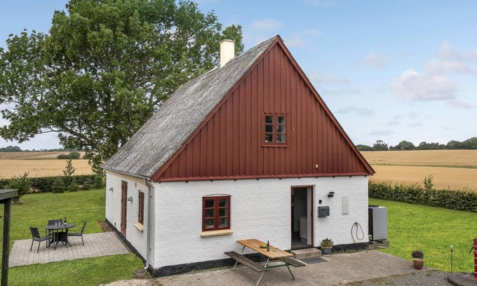 Bandholm House | Stunning home in Bandholm with kitchen