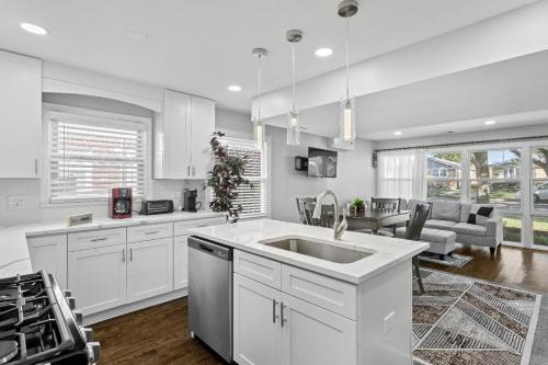 Skokie House | Stunning home in Skokie
