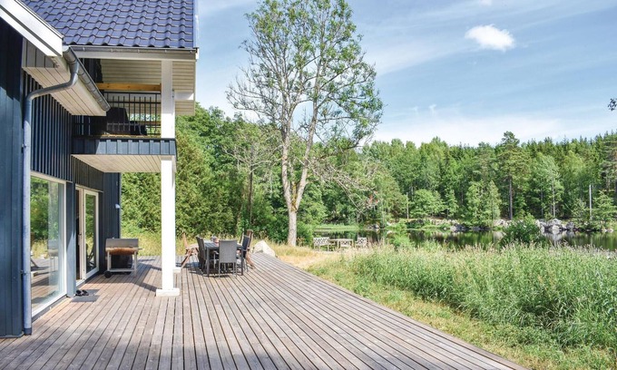 Tingsryd House | Stunning home in Tingsryd with kitchen