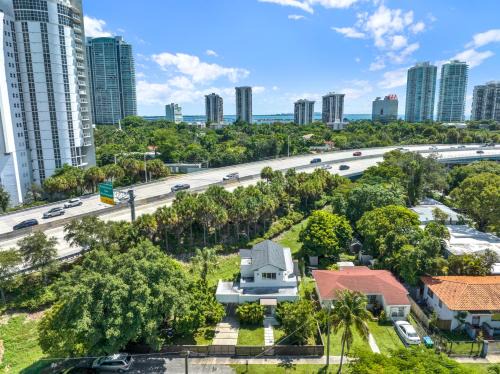 The Roads House | Stunning Home LifeStyle Miami