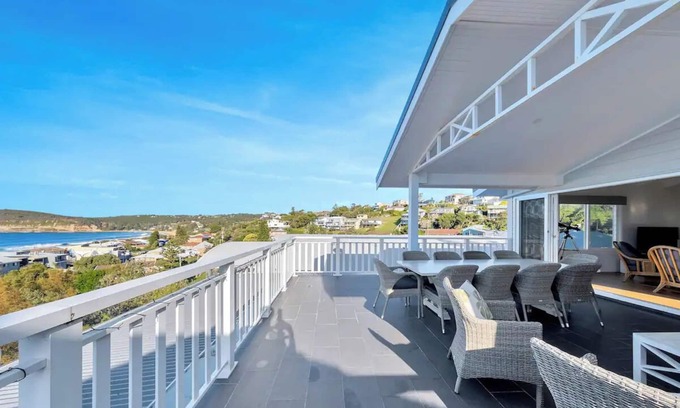 Copacabana House | Stunning house, breathtaking beach & ocean views, 3 min walk beach, cafes, parks