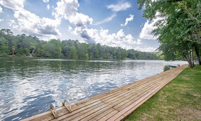 Mid America Condo | Stunning lake condo with AMAZING lake views. Just a fews miles from downtown.