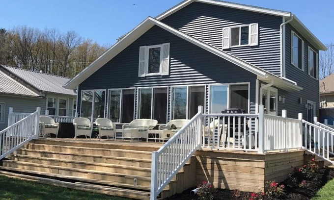 Northwest House | Stunning lake front home & everything is new! Direct access to Nettle Lake!