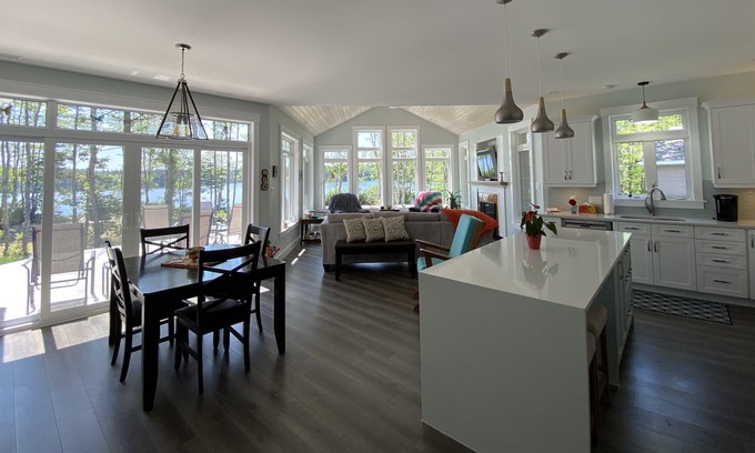 Lunenburg County House | Stunning lakeside property with private dock