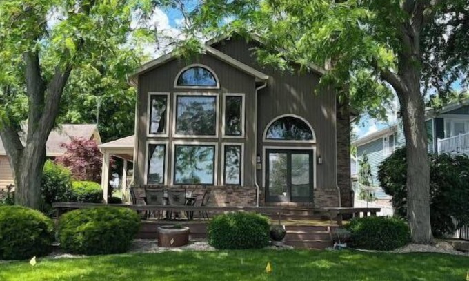 Enchanted Hills House | Stunning Lakeside Retreat!