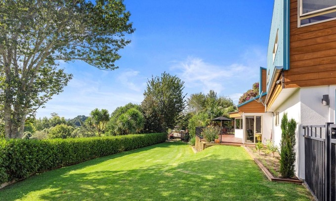 Tauranga House | Stunning large family home with plenty of outdoor space