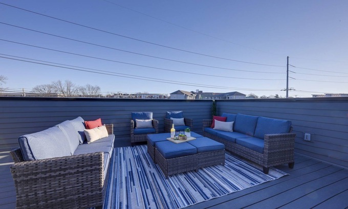 East Nashville House | Stunning Luxurious Townhome - Private Rooftop Area